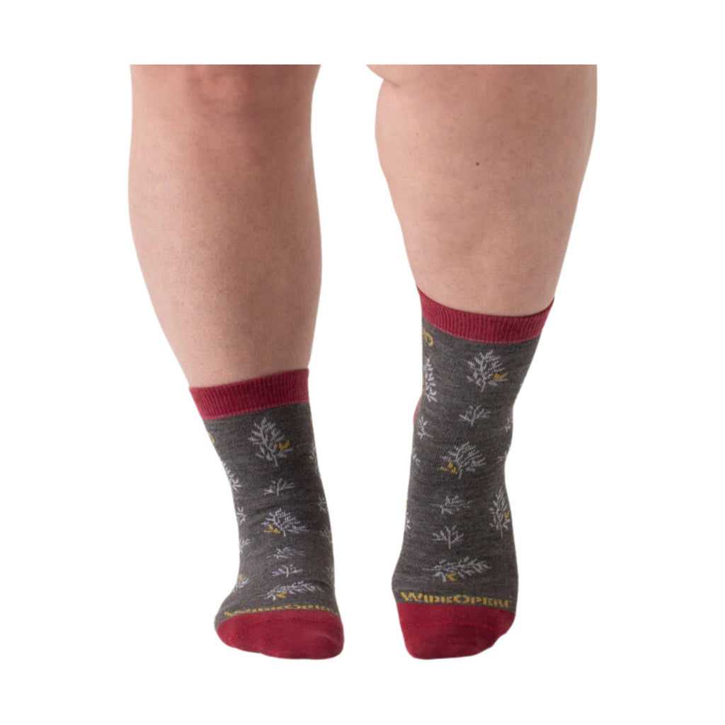 Wide Open Women's Foliage Lightweight Micro Crew Socks - Taupe - Lenny's Shoe & Apparel